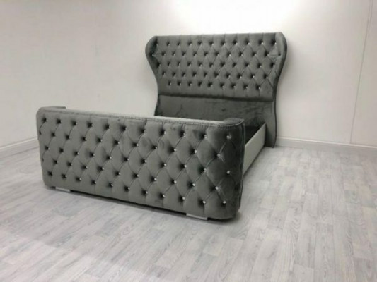 Šedá postel Chesterfield návrhářské ložnice nábytek Anglická postel s čalouněním
