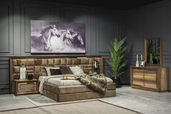 Kompletní ložnicový set se skříní, nočními stolky a postelí 5 dílů.