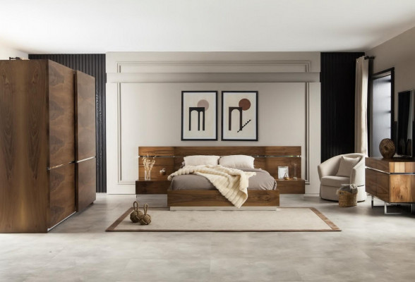 Kompletní ložnicová souprava se skříní, nočními stolky a postelí 4 kusy