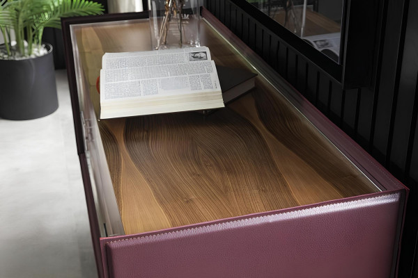 Kompletní sada skleněné skříně do ložnice s postelí a nočními stolky 4 kusy