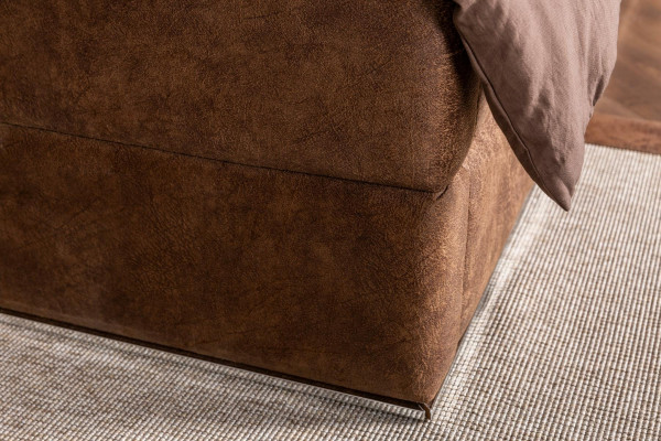 Vysoce kvalitní hotelový nábytek s čalouněnou postelí