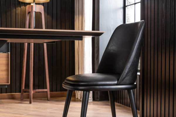 Černé luxusní kožené křeslo, čalouněné židle, designový nábytek do loftu a kuchyně