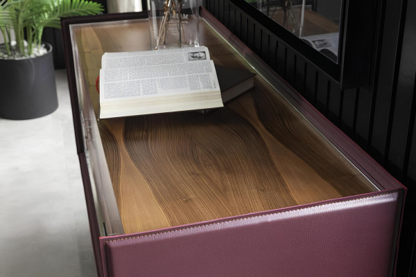 Kompletní ložnicový set se skříní, nočními stolky a postelí 4 ks.