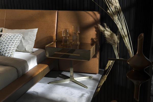 Luxusní hotelová ložnicová souprava s postelí, komodou a skříní 6 kusů