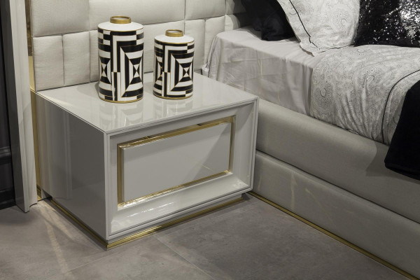 Nábytek do ložnice postel noční stolky bílé zlaté sady postelí 4 kusy