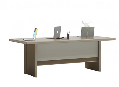 Elegantní stůl v béžovo-šedé barvě s velkou pracovní plochou
