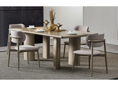 Eleganter Beiger Esstisch mit Holzbeinen und 4 Textilstühlen