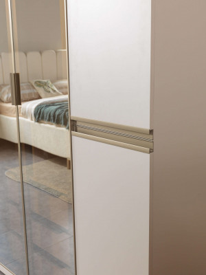 Moderní rohová skříň z matného skla s velkým designem