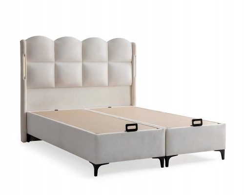 Elegantní bílé lůžko s moderní matrací