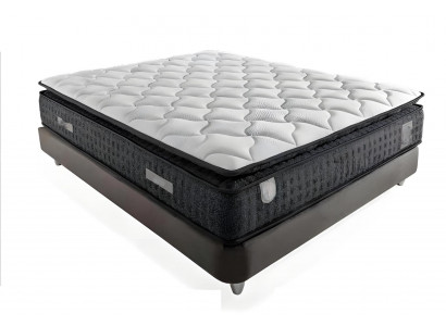 Elegantní šedá postel s matrací z tkaniny a dřeva