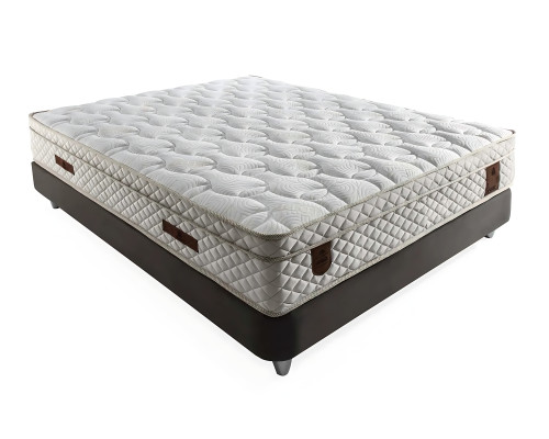 Elegantes Bett mit Matratze aus Textil in Beige