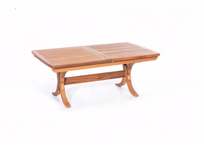 Jídelní stůl s designovým akcentem ve vašem interiéru