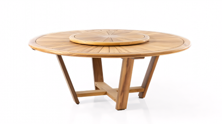 Minimalistický jídelní stůl, který vytváří společenství