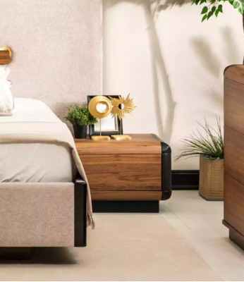 Ideální noční stolek vytváří pohodlí a praktičnost ve vaší ložnici.