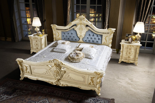 Postele Chesterfield nábytek kůže ložnice hotel barokní klasická postel luxus