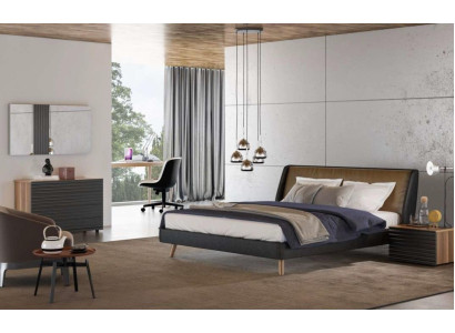 Ložnice postel stojany komoda zrcadlo nábytek z dřeva.