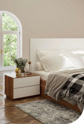 Bílo-hnědá ložnice Luxus set dřevěný nábytek postel noční stolky komoda