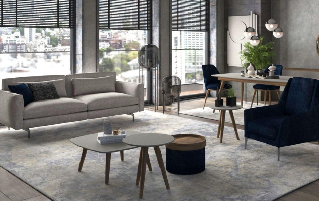 Šedě-černý nábytek do obývacího pokoje s třemi sedadly, křeslo, nové luxusní moderní sestavení.