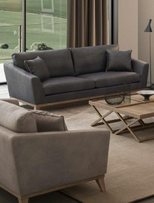 Sedací souprava s šedým třímístným dřevěným rámem v moderním luxusním designu pro obývací pokoj.