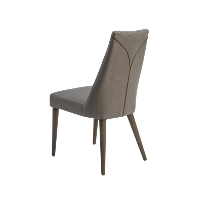 Dřevěná židle s látkovým sedákem, židle do jídelny, nový designový nábytek, luxusní židle.
