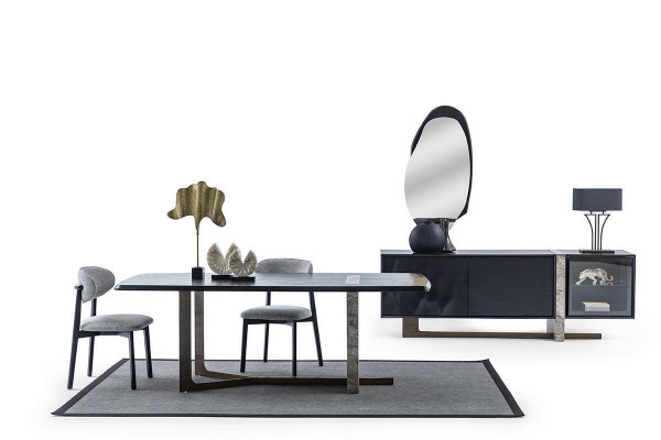 Jídelní po 7 kusů. sada jídelní stůl vedlejší skříň zrcadlo 4x židle Moderní design