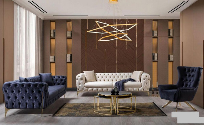 Luxusní modrý křeslo Chesterfield s plstěným potahem do obývacího pokoje.