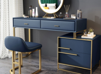 Stolek s částí, zrcadlem a stolkem Kompletní set pro šatnu