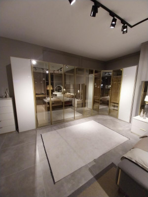 Šatní skříň Dřevěná skříň Skříň Ložnice Luxusní skříně Nové.