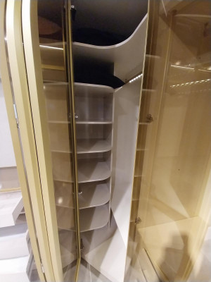 Šatní skříň Dřevěná skříň Skříň Ložnice Luxusní skříně Nové.