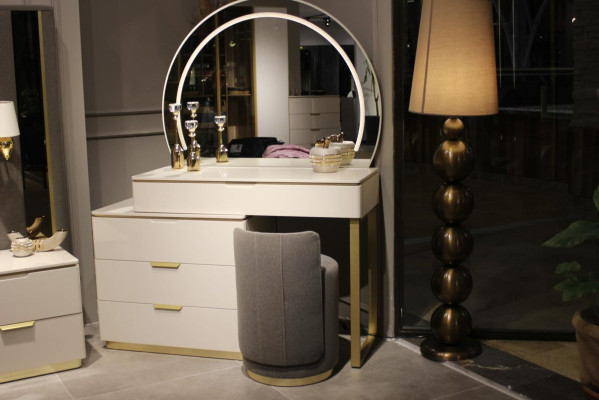 Design toaletní stůl se zrcadlem Luxus Schlafzimmer Möbel 2ks. Nové