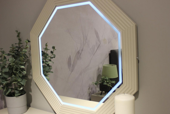Exkluzivní designérský toaletní stůl se zrcadlem Funkční a luxusní Nový