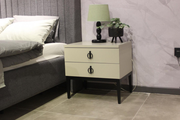 Luxusní ložnice set designová manželská postel Elegantní 2x noční stolky