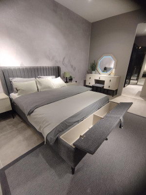 Luxusní ložnice set designová manželská postel Elegantní 2x noční stolky