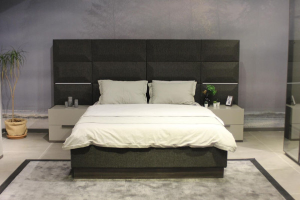 Luxus ložnice Sada Designová postel 2x noční stolek Dřevo Zcela nová 3dílná.