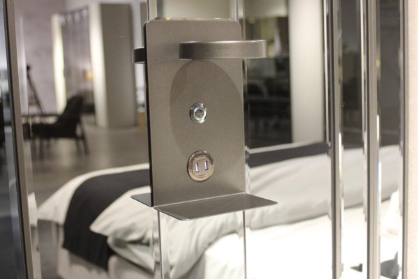 Postel 2x Noční stolky Lavice Design Ložnice Sada 4 kusů Luxusní Nábytek Nový