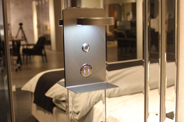 Postel 2x Noční stolky Lavice Design Ložnice Sada 4 kusů Luxusní Nábytek Nový