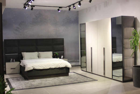 Kompletní sada nábytku do ložnice postel 2x noční stolek toaletní stolek zrcadlo 8dílná nová