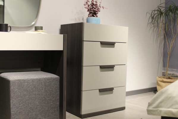 Kompletní sada nábytku do ložnice postel 2x noční stolek toaletní stolek zrcadlo 8dílná nová