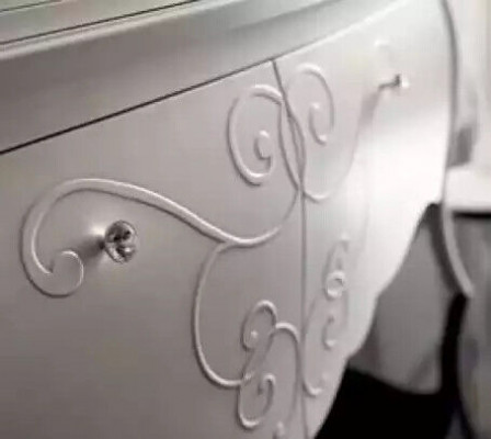 Jídelní soubor 8 kusů Stůl 4 židle Sideboard Zrcadlo Garnitur Bílý