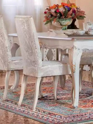 Klasický nábytek do jídelny, jídelní set, jídelní stůl, 4 židle, jídelní skupina 7 dílů.