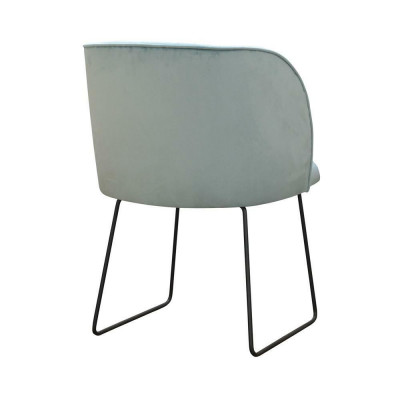 Čtyři židle, židle jídelního pokoje s potahem až sedmička klub je nový.