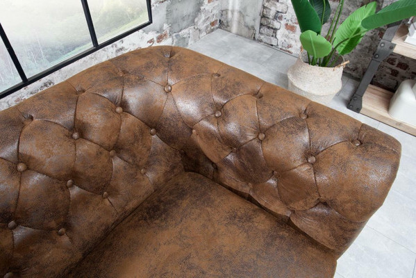 Chesterfield textilní pohovka s polštářem 2 místa látková pohovka hnědá dvoumístná.