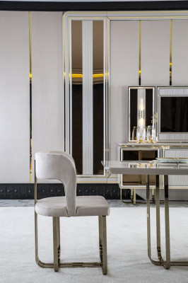 Jídelní set Beige 2x židle Luxus jídelní stůl Bílý Elegantní kovový 3 kusy.