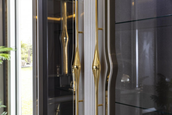 Vitrína šedá jídelna skříň regál design elegantní nábytek kov nový