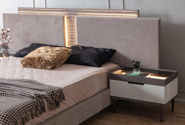 Design ložnice 5 dílná sada ložnice Postel Noční stolek Toaletní stolek