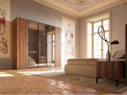 Dřevěná hnědá šatní skříň, ložnice moderní design nábytek.