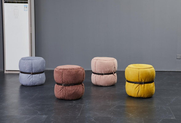 Designový taburet sedací puf obývací pokoj designér kulatý moderní nožičků