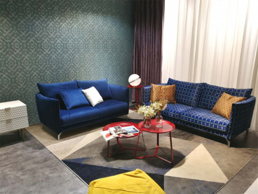 Design Polster Luxus Sitz Sofa Couch Textil Sofa 2 Sitzer Neu  Designový luxusní čalouněný sedací nábytek z textilie, dvoumístná pohovka, nový.