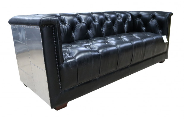Sofa Chesterfield 3-místný Vintageský letadlový křeslo z pravé kůže s hliníkovým rámem.