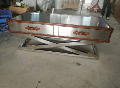 Starý stůl do obývacího pokoje stůl hliníkový stůl kohout stůl letadla